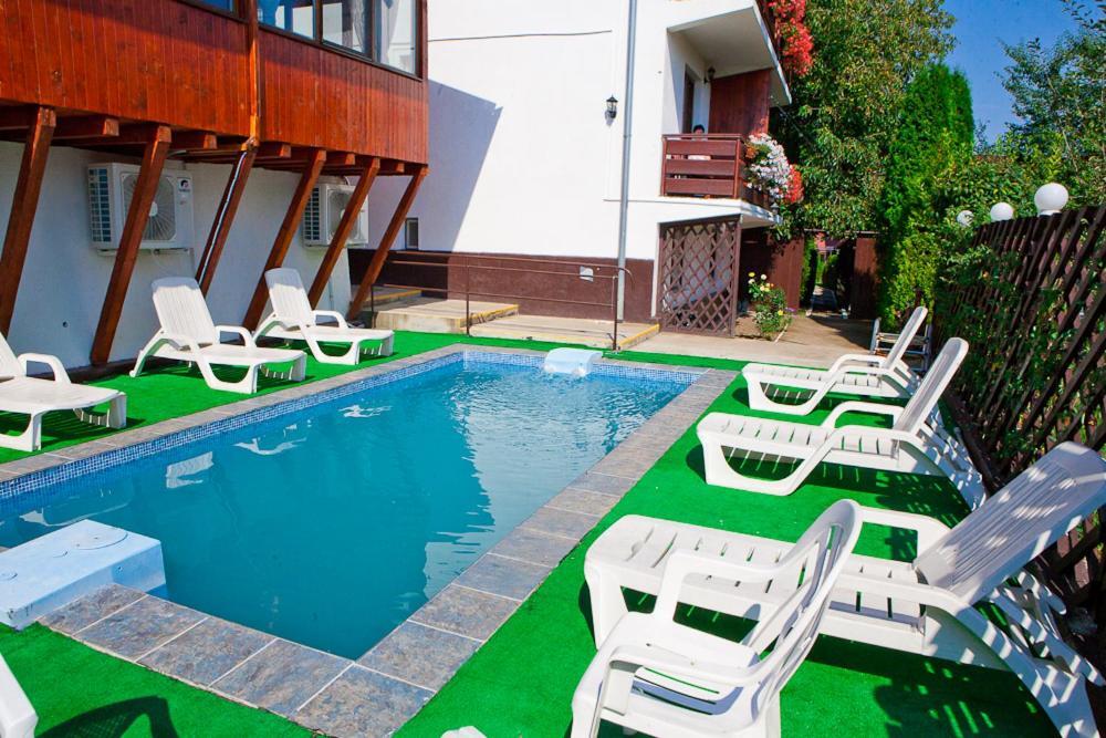Pensión Casa 3*